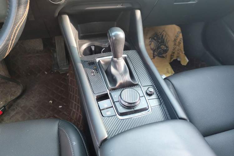 Used Mazda 3 Axela 2021 2.0L Automatic Zhiya Edition Gear Lever