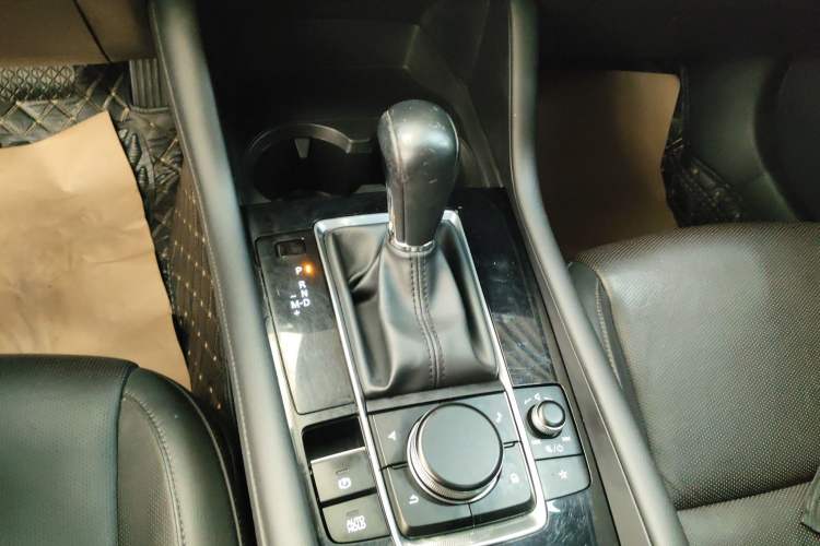 Used Mazda 3 Axela 2021 2.0L Automatic Zhiya Edition Gear Lever
