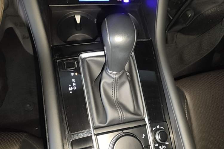 Used Mazda 3 Axela 2021 2.0L Automatic Zhi Rui Edition Gear Lever