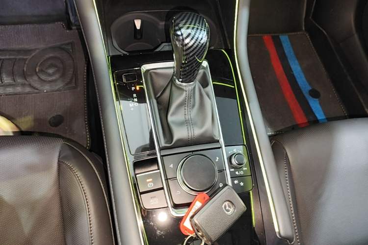 Used Mazda 3 Axela 2021 2.0L Automatic Zhi Rui Edition Gear Lever