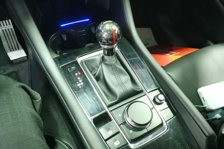 Used Mazda 3 Axela 2021 2.0L Automatic Zhi Rui Edition Gear Lever