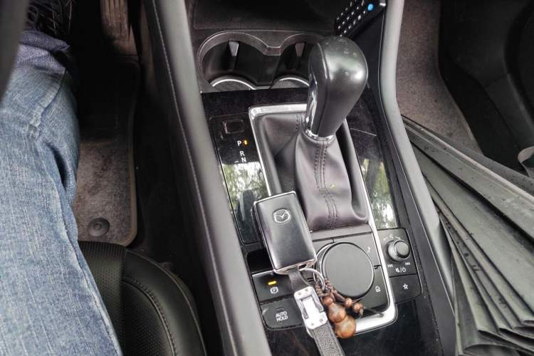 Used Mazda 3 Axela 2021 2.0L Automatic Zhiyao Edition Gear Lever