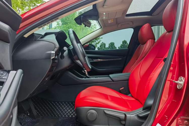 Used Mazda 3 Axela 2021 2.0L Automatic ZhiXuan Edition Interior 2