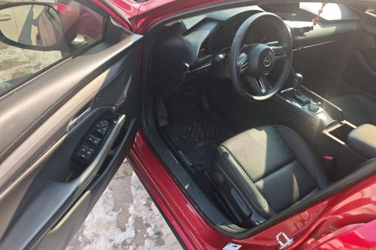 Used Mazda 3 Axela 2021 2.0L Automatic Zhiya Edition Interior 3