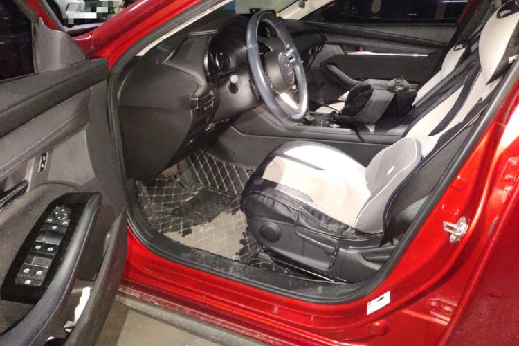Used Mazda 3 Axela 2021 2.0L Automatic ZhiXuan Edition Interior 3