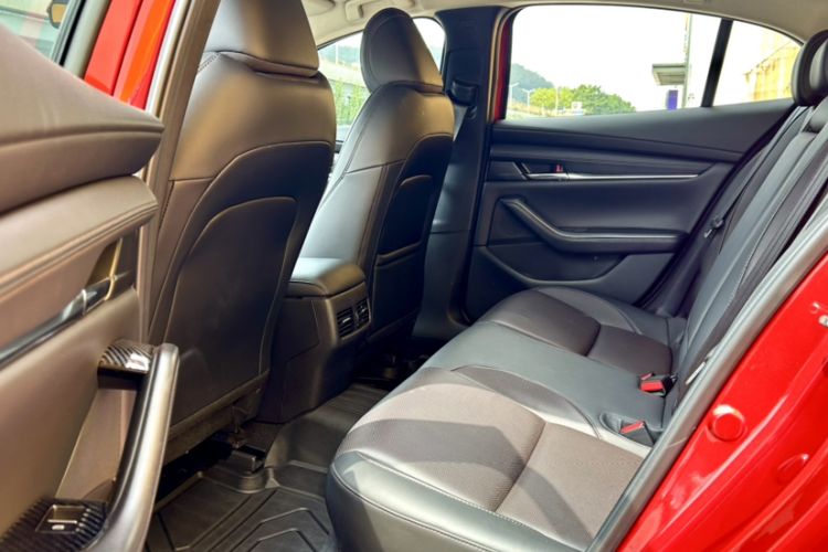 Used Mazda 3 Axela 2021 2.0L Automatic Zhiyao Edition Interior 4