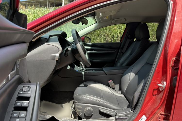 Used Mazda 3 Axela 2021 2.0L Automatic Zhiqing Edition Interior 6