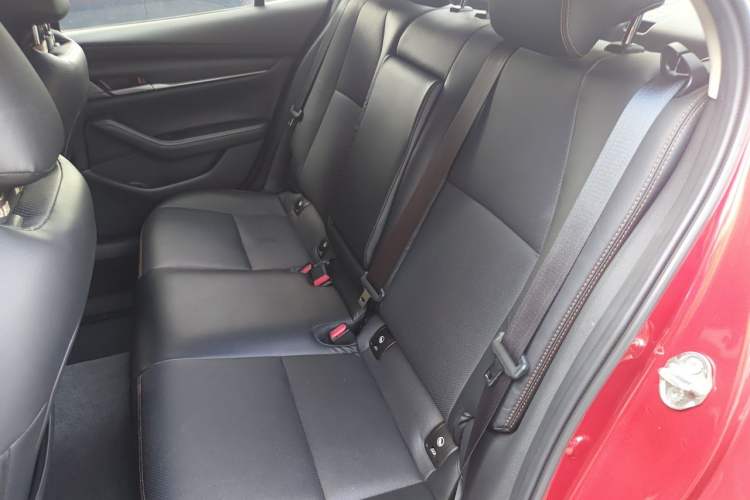 Used Mazda 3 Axela 2021 1.5L Automatic ZhiMei Edition Left Rear Seat