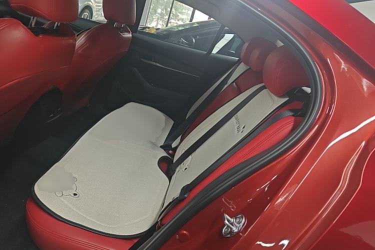 Used Mazda 3 Axela 2021 1.5L Automatic ZhiMei Edition Left Rear Seat