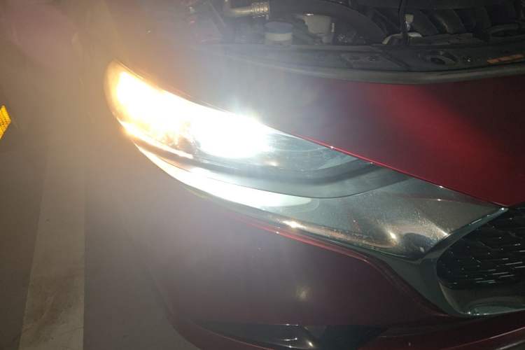 Used Mazda 3 Axela 2021 2.0L Automatic ZhiZun Edition Right Front Headlight