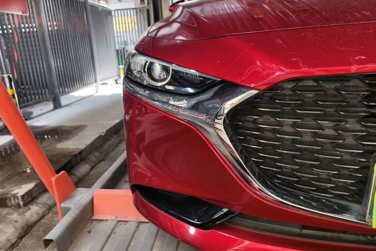 Used Mazda 3 Axela 2021 2.0L Automatic Zhiya Edition Right Front Headlight