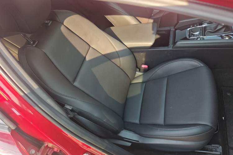 Used Mazda 3 Axela 2021 2.0L Automatic Zhiya Edition Right Front Seat
