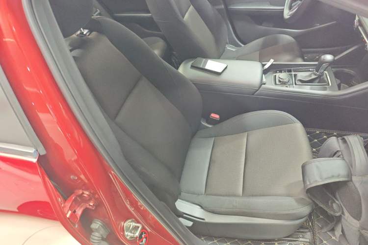 Used Mazda 3 Axela 2021 2.0L Automatic Zhiqing Edition Right Front Seat