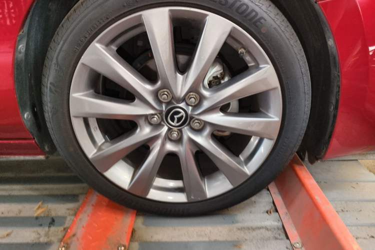 Used Mazda 3 Axela 2021 2.0L Automatic Zhiya Edition Right Front Wheel Hub