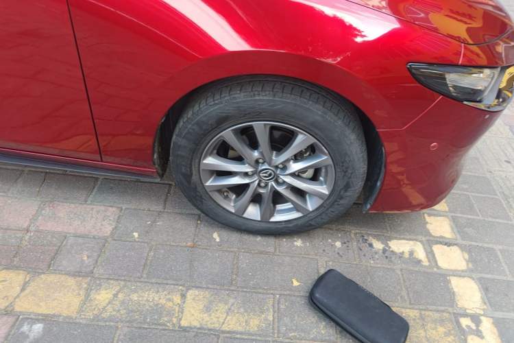 Used Mazda 3 Axela 2021 1.5L Automatic ZhiMei Edition Right Front Wheel Hub