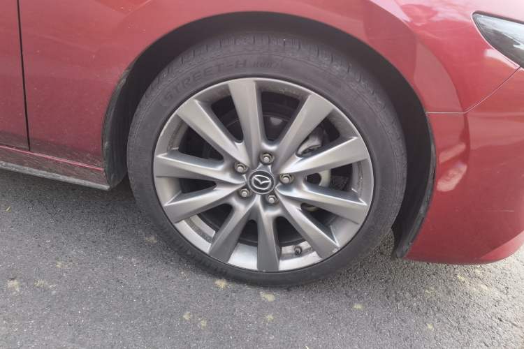 Used Mazda 3 Axela 2021 2.0L Automatic ZhiXuan Edition Right Front Wheel Hub