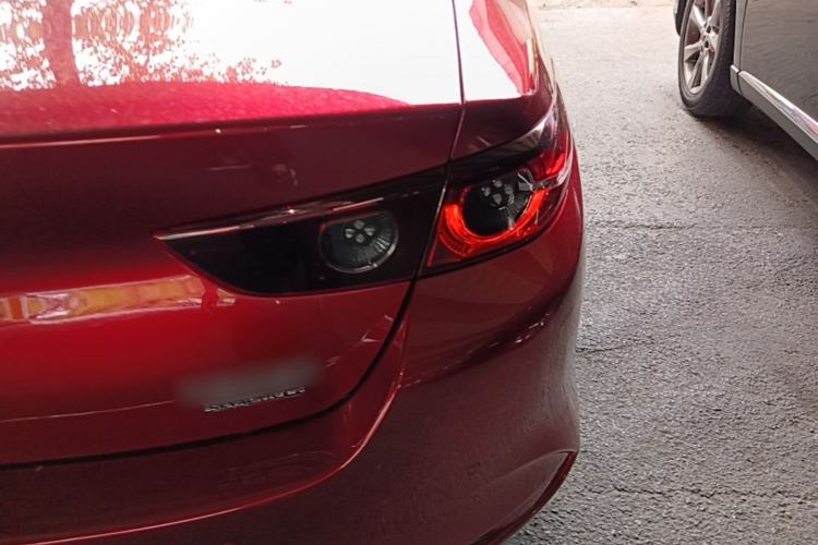 Used Mazda 3 Axela 2021 2.0L Automatic Zhiya Edition Right Rear Taillight