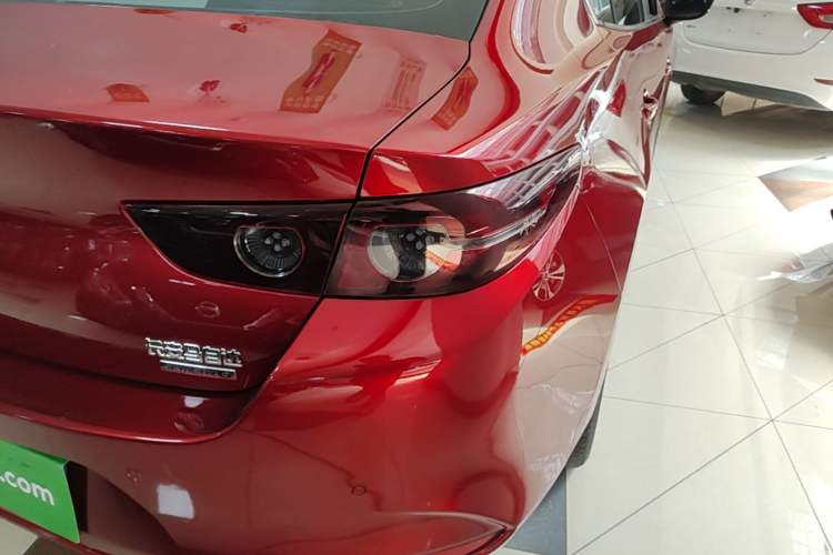 Used Mazda 3 Axela 2021 2.0L Automatic ZhiXuan Edition Right Rear Taillight