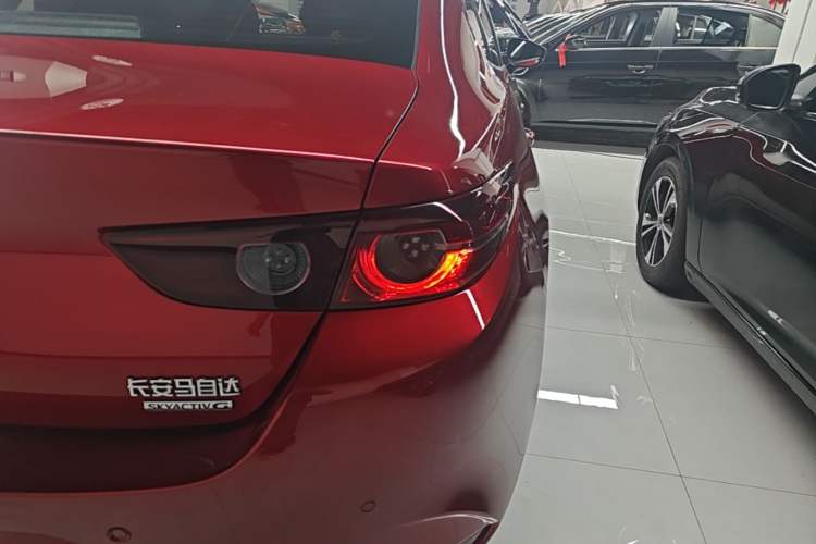Used Mazda 3 Axela 2021 1.5L Automatic ZhiMei Edition Right Rear Taillight