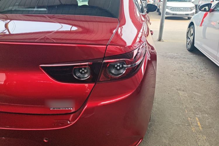Used Mazda 3 Axela 2021 2.0L Automatic ZhiXuan Edition Right Rear Taillight