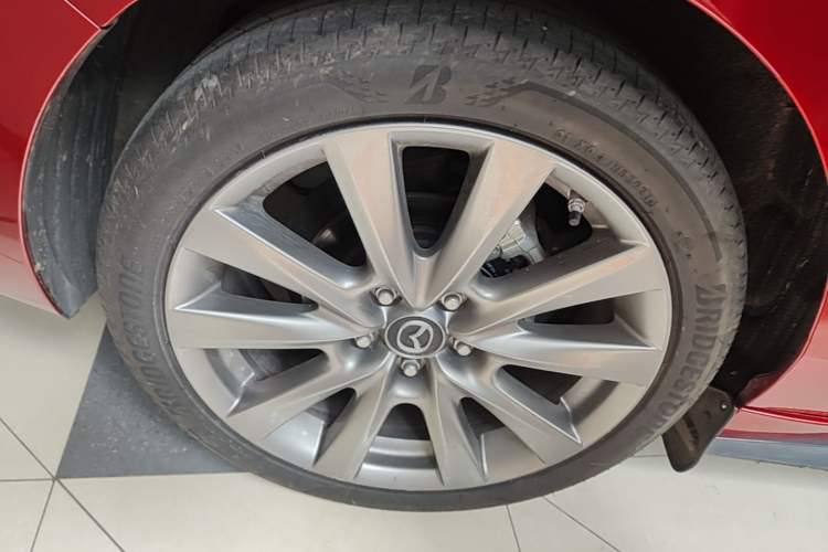 Used Mazda 3 Axela 2021 2.0L Automatic ZhiXuan Edition Right Rear Wheel Hub