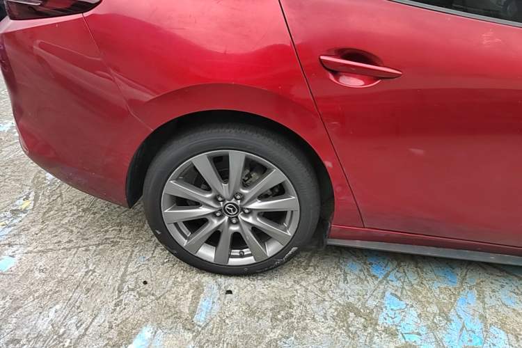 Used Mazda 3 Axela 2021 2.0L Automatic Zhiya Edition Right Rear Wheel Hub