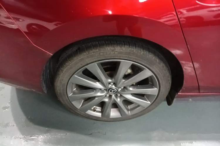 Used Mazda 3 Axela 2021 2.0L Automatic Zhiya Edition Right Rear Wheel Hub