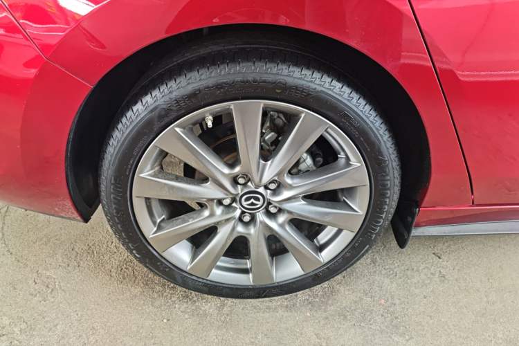 Used Mazda 3 Axela 2021 2.0L Automatic ZhiXuan Edition Right Rear Wheel Hub