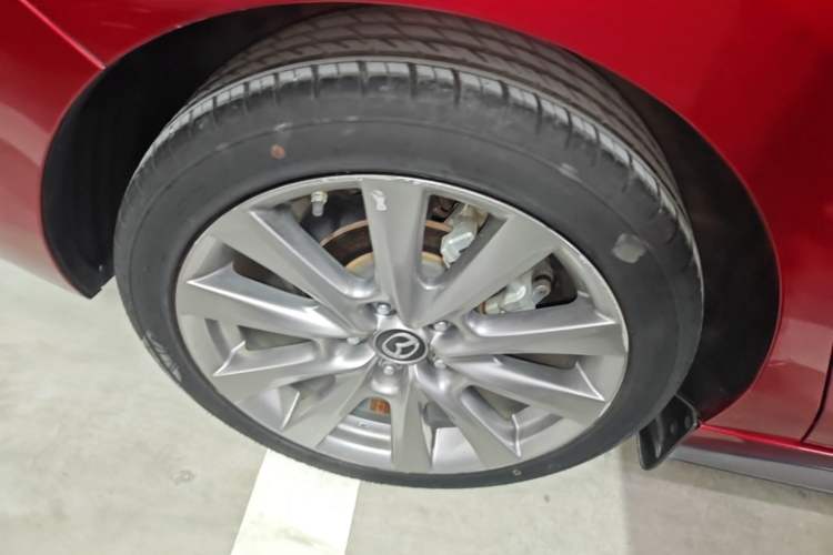 Used Mazda 3 Axela 2021 2.0L Automatic ZhiXuan Edition Right Rear Wheel Hub