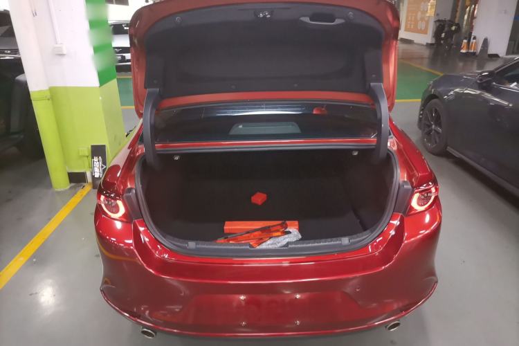 Used Mazda 3 Axela 2021 2.0L Automatic ZhiXuan Edition Trunk