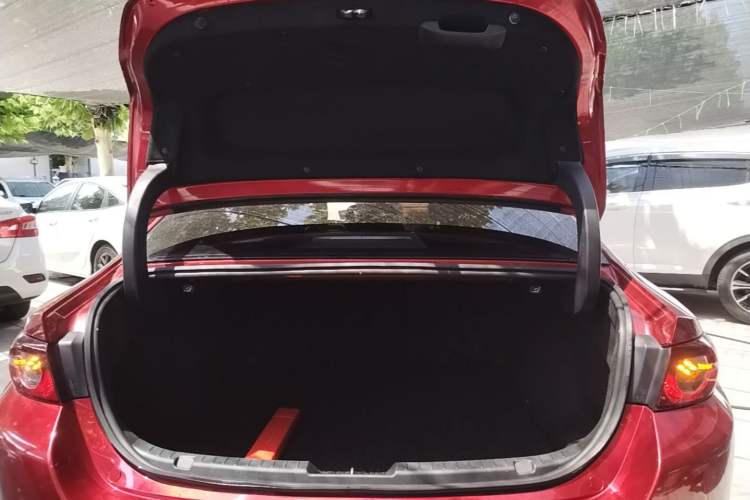 Used Mazda 3 Axela 2021 2.0L Automatic Zhi Rui Edition Trunk