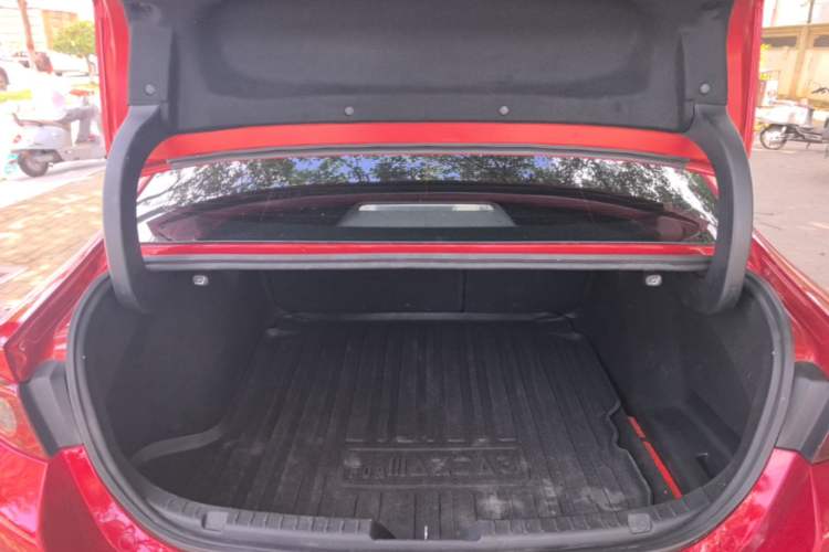 Used Mazda 3 Axela 2021 2.0L Automatic ZhiXuan Edition Trunk