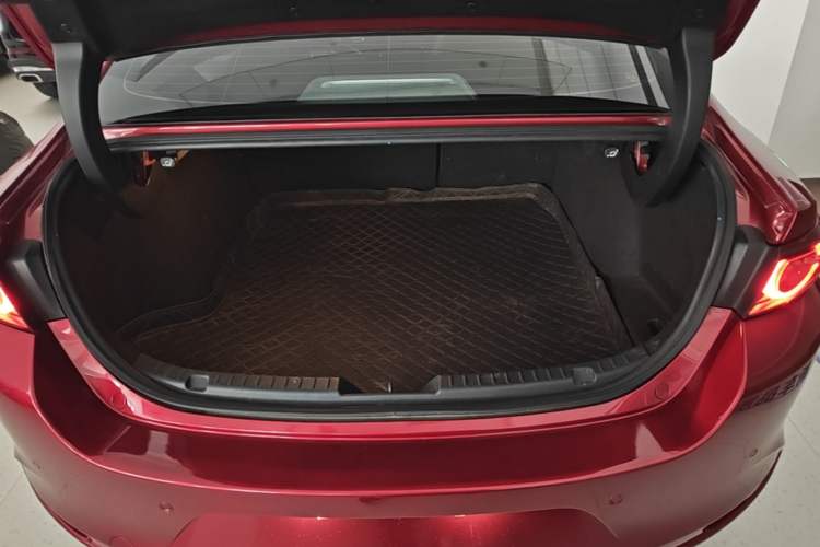 Used Mazda 3 Axela 2021 2.0L Automatic Zhiya Edition Trunk