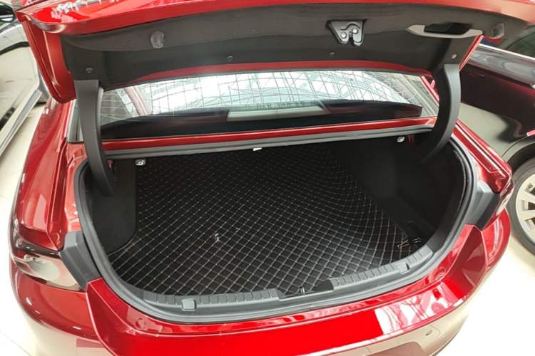 Used Mazda 3 Axela 2021 2.0L Automatic Zhiya Edition Trunk