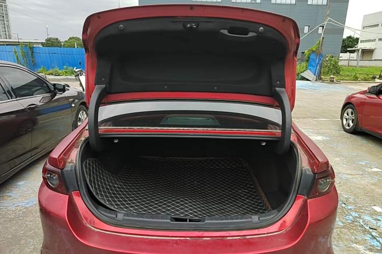 Used Mazda 3 Axela 2021 2.0L Automatic Zhiya Edition Trunk