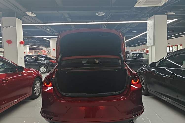 Used Mazda 3 Axela 2021 1.5L Automatic ZhiMei Edition Trunk