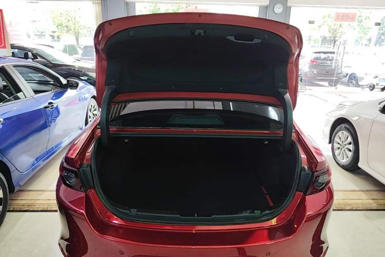 Used Mazda 3 Axela 2021 2.0L Automatic Zhi Rui Edition Trunk