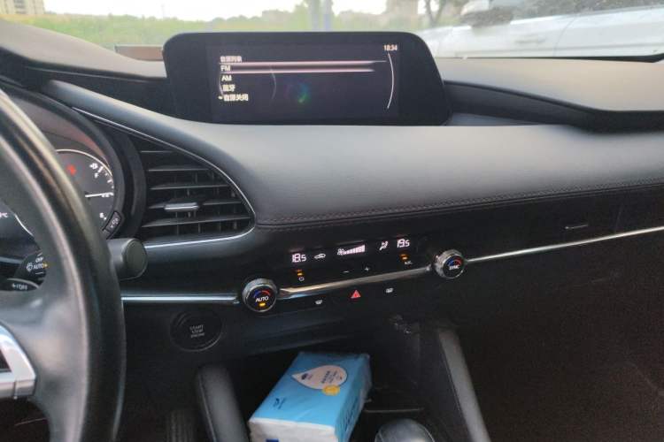 Used Mazda 3 Axela 2021 2.0L Automatic Zhiyao Edition Audio And AC Panel