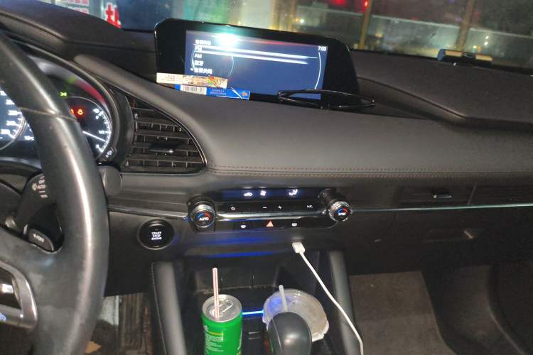 Used Mazda 3 Axela 2021 2.0L Automatic Zhiya Edition Audio And AC Panel