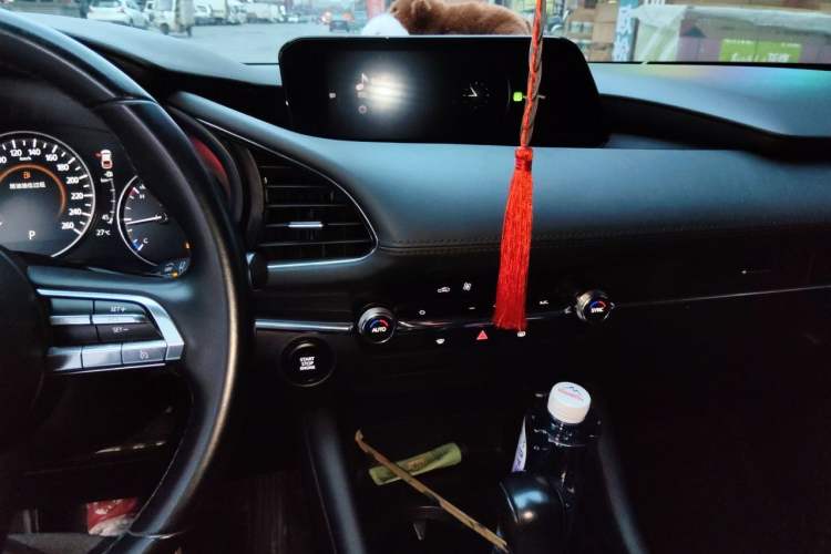 Used Mazda 3 Axela 2021 2.0L Automatic ZhiXuan Edition Audio And AC Panel