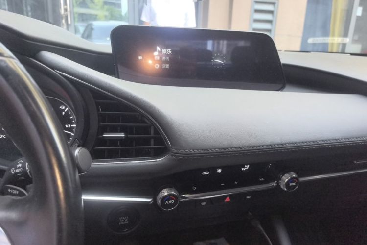Used Mazda 3 Axela 2021 2.0L Automatic Zhiya Edition Audio And AC Panel