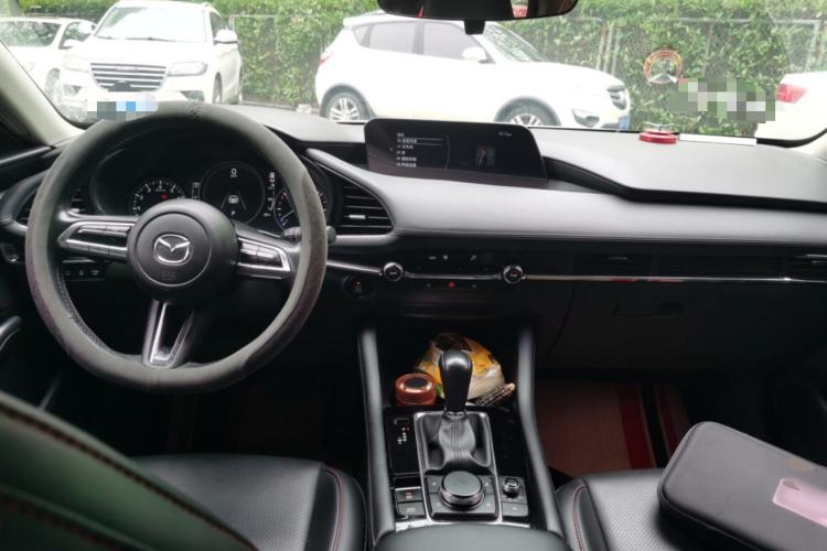 Used Mazda 3 Axela 2021 2.0L Automatic ZhiXuan Edition Center Console