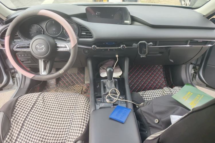 Used Mazda 3 Axela 2021 2.0L Automatic Zhiyao Edition Center Console