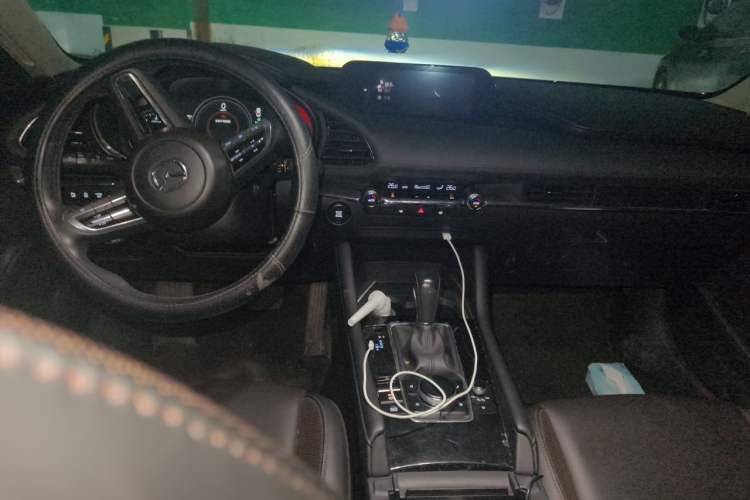 Used Mazda 3 Axela 2021 2.0L Automatic Zhiya Edition Center Console