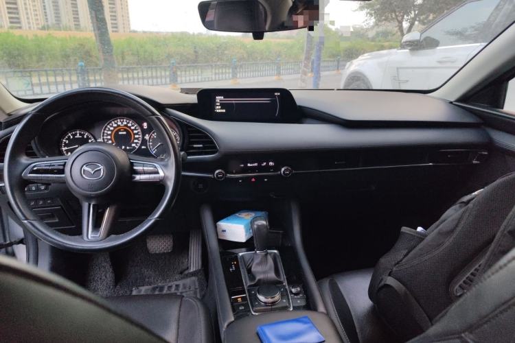 Used Mazda 3 Axela 2021 2.0L Automatic Zhiyao Edition Center Console