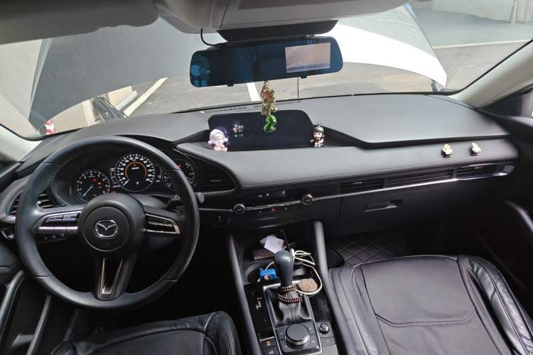 Used Mazda 3 Axela 2021 2.0L Automatic ZhiXuan Edition Center Console