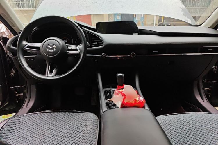 Used Mazda 3 Axela 2021 2.0L Automatic Zhi Rui Edition Center Console