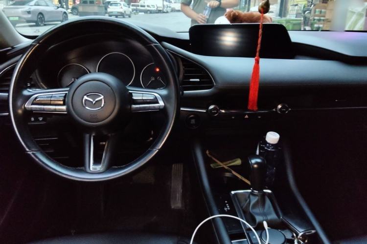 Used Mazda 3 Axela 2021 2.0L Automatic ZhiXuan Edition Center Console
