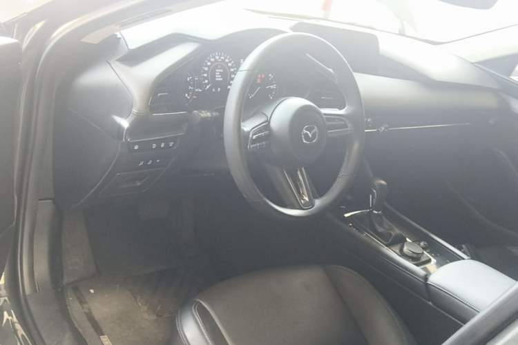 Used Mazda 3 Axela 2021 2.0L Automatic Zhiyao Edition Center Console