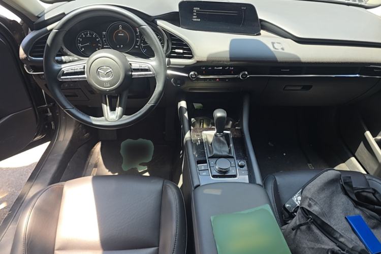 Used Mazda 3 Axela 2021 2.0L Automatic Zhiyao Edition Center Console